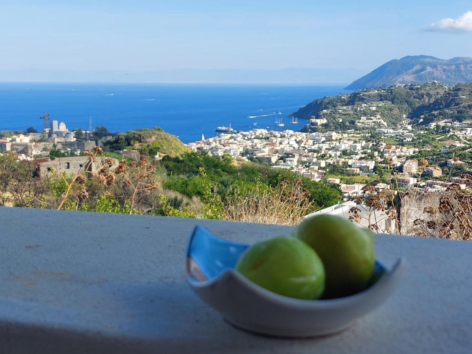 Bed and Breakfast Casa tra Cielo e Mare Lipari  Exterior foto